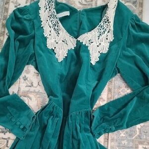 IMAN Teal Dress with Intricate Lace True Vintage 1940s Dress